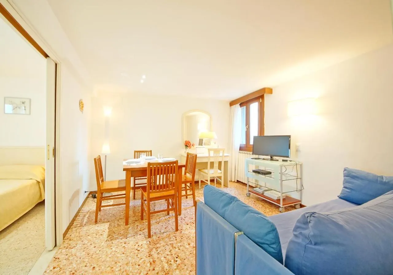 Dolcevita Apartments N 465 Biennale Venedig